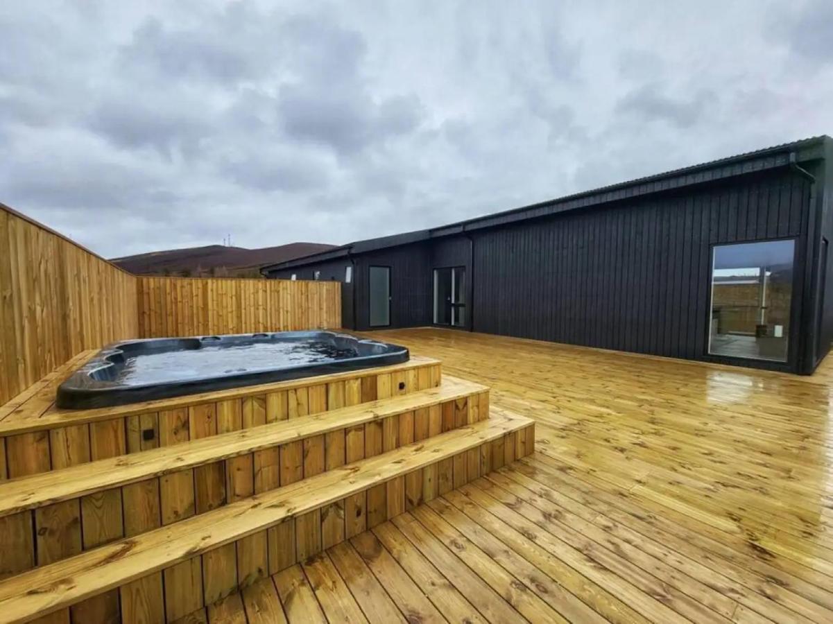 Luxury Log Home With A Hot Tub Selfoss Zewnętrze zdjęcie