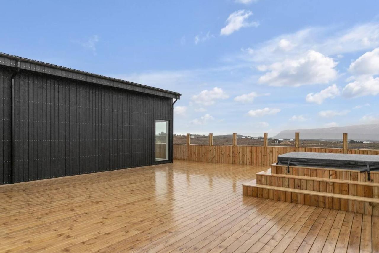 Luxury Log Home With A Hot Tub Selfoss Zewnętrze zdjęcie