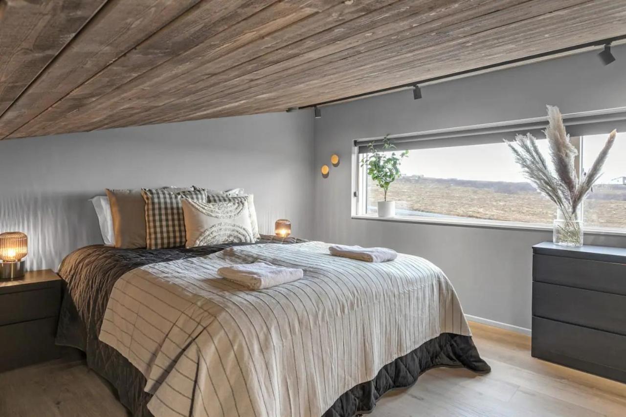 Luxury Log Home With A Hot Tub Selfoss Zewnętrze zdjęcie
